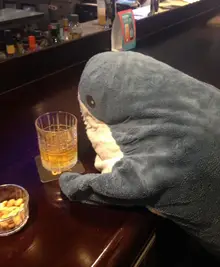 Blahaj drinkin